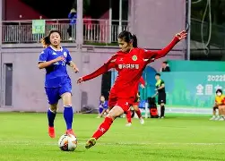 中国女足运动员表现出色为球队带来胜利 